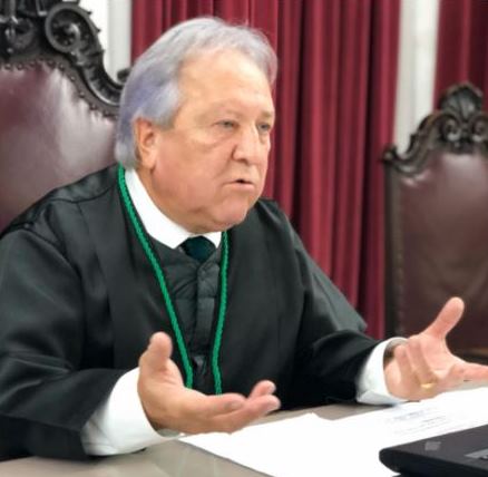 O presidente do TCE-PR, conselheiro Nestor Baptista, comanda a primeira sessão virtual do Tribunal Pleno, nesta quarta-feira (6 de maio), em virtude da pandemia causada pelo novo coronavírus (Covid-19). Foto: Wilson Lima Junior/Divulgação TCE-PR