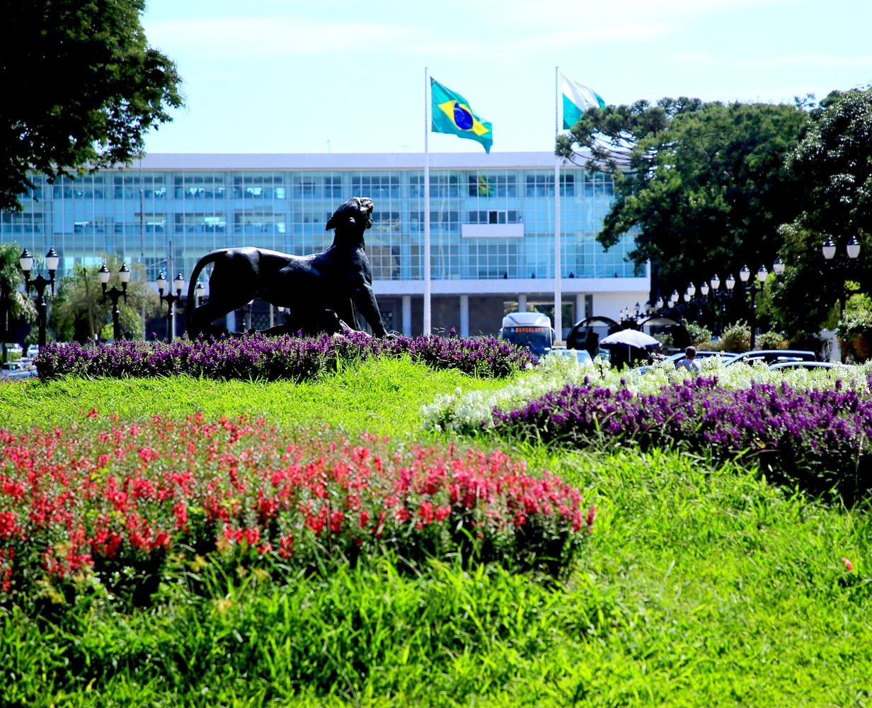 Vista do Palácio Iguaçu, sede do Governo do Paraná, no bairro Centro Cívico, em Curitiba. Foto: Wagner Araújo/Divulgação TCE-PR