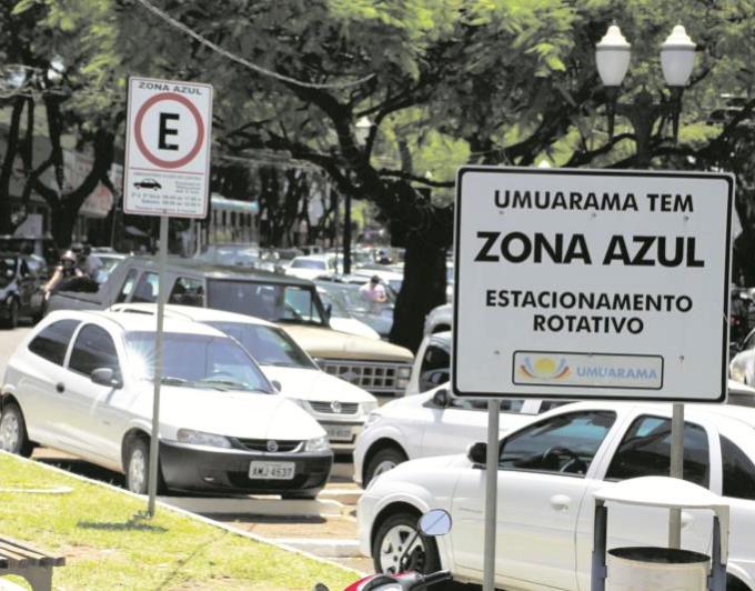 Estacionamento rotativo em rua central de Umuarama, município do Noroeste do Paraná. Foto: Divulgação