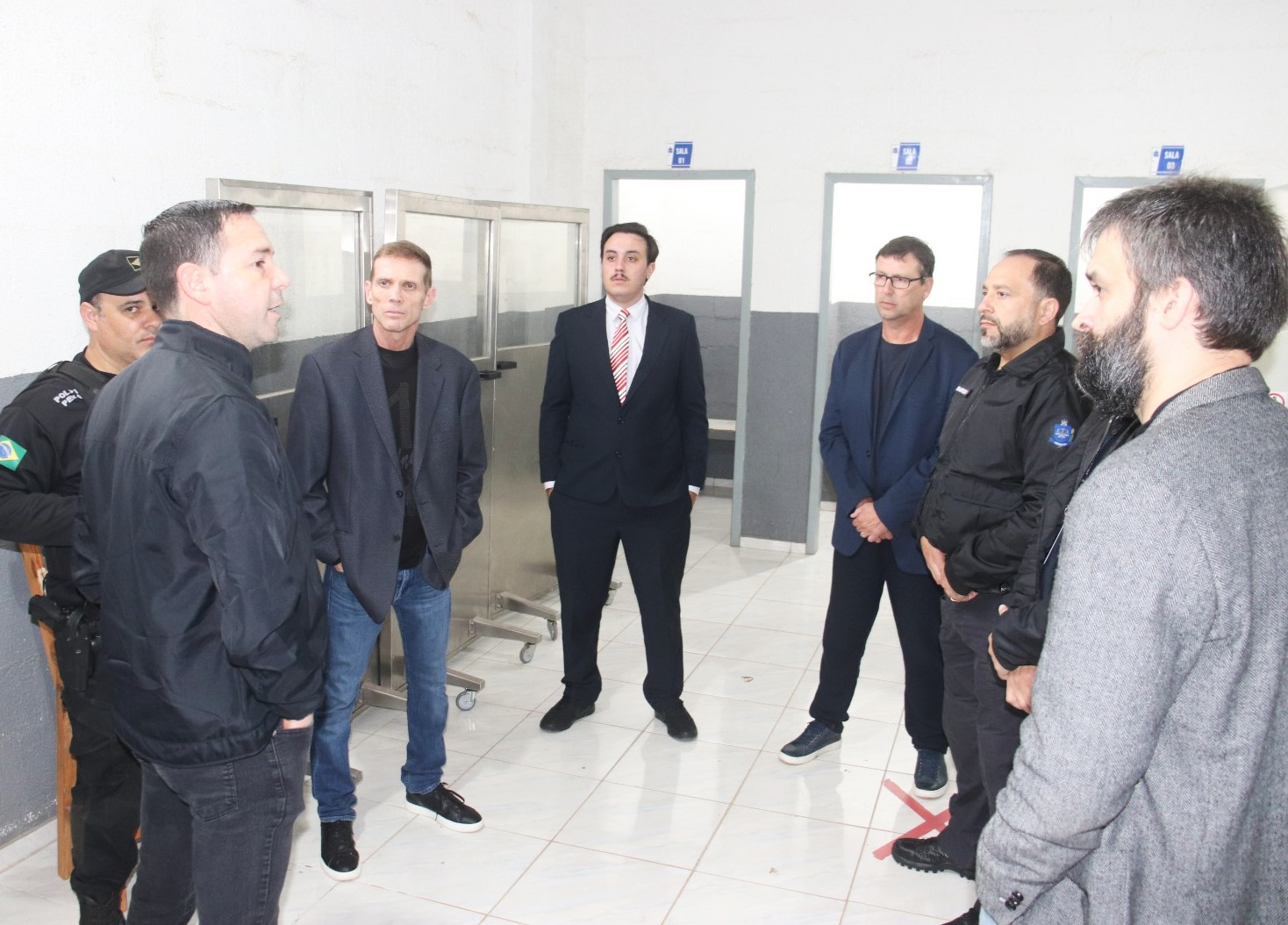 O conselheiro Fabio Camargo e técnicos de sua Inspetoria avaliam serviços e equipamentos da Penitenciária de Piraquara. Foto: Edilson Perucelli/Divulgação TCE-PR