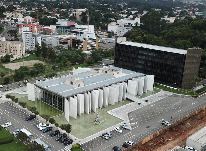 Vista aérea da sede do TCE-PR, no bairro Centro Cívico, em Curitiba, em imagem produzida com a utilização de drone. Foto: Celso Otaviano Rutz/Divulgação TCE-PR