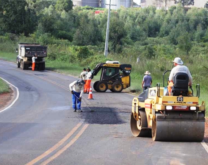 Obra de conservação executada pelo DER-PR na região dos Campos Gerais. Foto: Divulgação