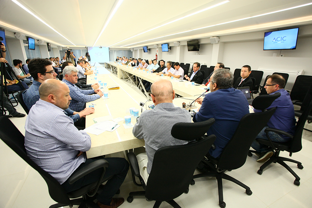 Encontro sobre os contratos de pedágio da BR-277 foi realizado dia 8, na sede da Associação Comercial e Industrial de Cascavel (Acic) Foto: Divulgação/Acic