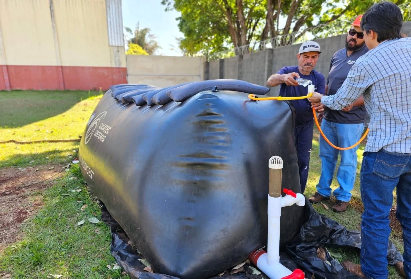 Instalação de biodigestor em escola do Município de Rolândia, por meio do Programa Itaipu Mais Que Energia