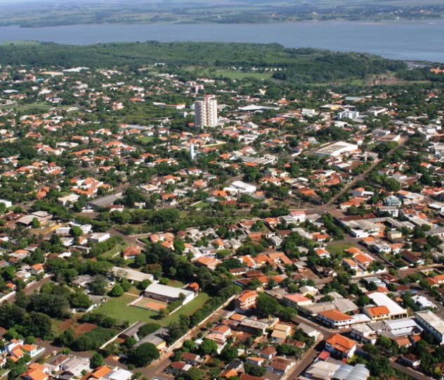 Vista aérea de Guaíra, com o Rio Paraná ao fundo. Foto: Divulgação