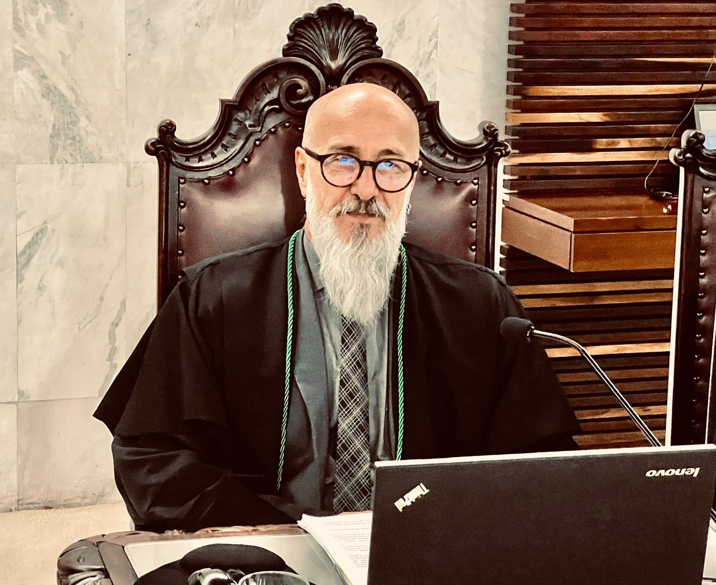 O conselheiro Fernando Guimarães, na sessão do Tribunal Pleno em que foi eleito presidente do TCE-PR para o biênio 2023-2024. Foto: Marcelo Lancia/Divulgação TCE-PR