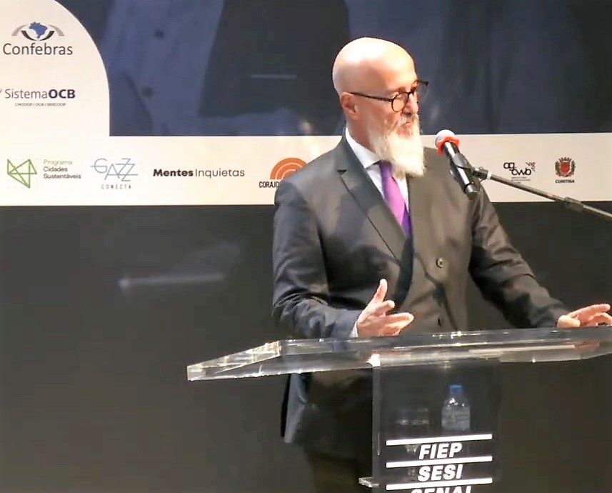 O presidente do TCE-PR, conselheiro Fernando Guimarães, na  abertura do 7° Congresso Pacto pelo Brasil, realizado, em Curitiba, pelo Observatório Social do Brasil (OSB). Foto: Divulgação