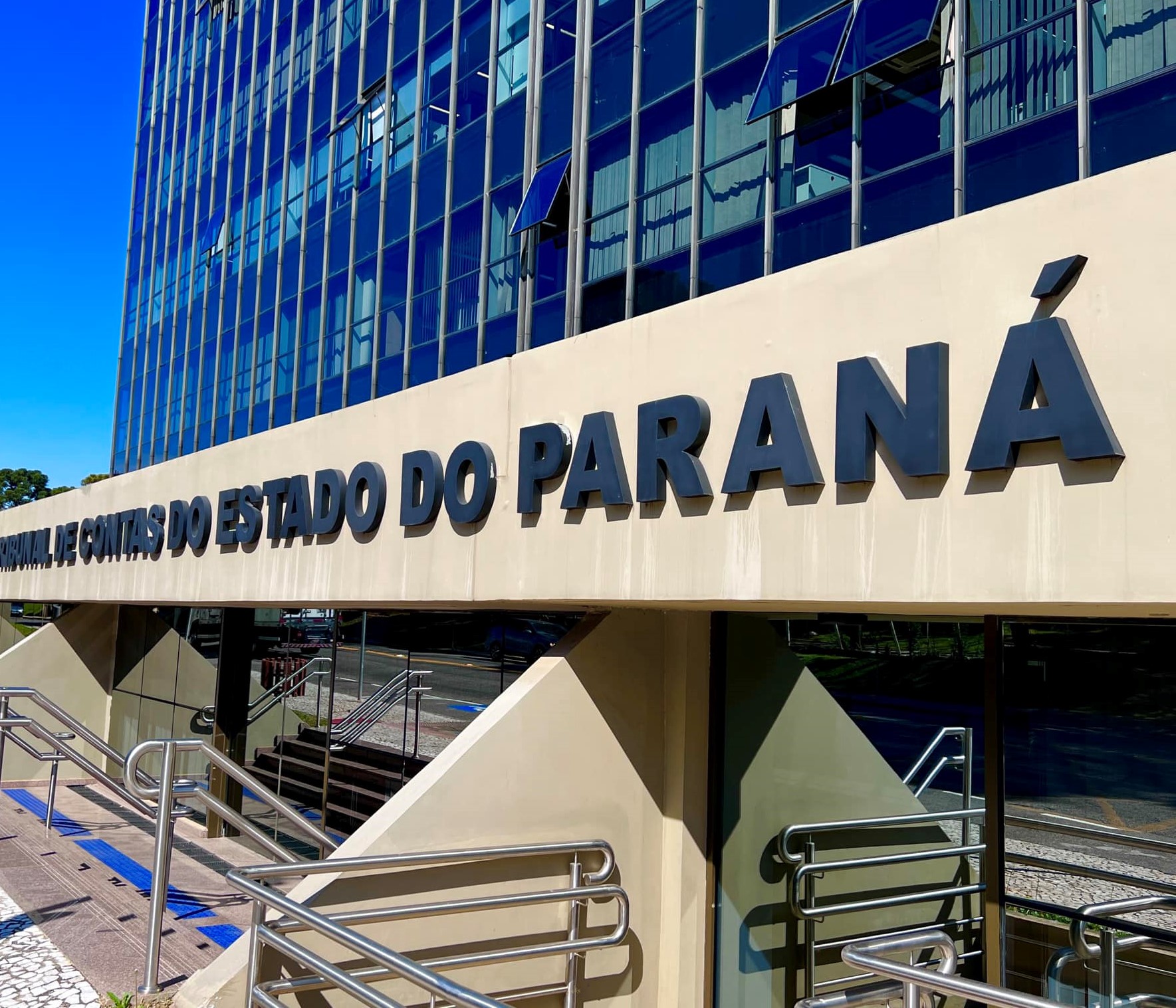 Edifício-Anexo do TCE-PR, localizado no bairro Centro Cívico, em Curitiba. Foto: Divulgação/TCE-PR