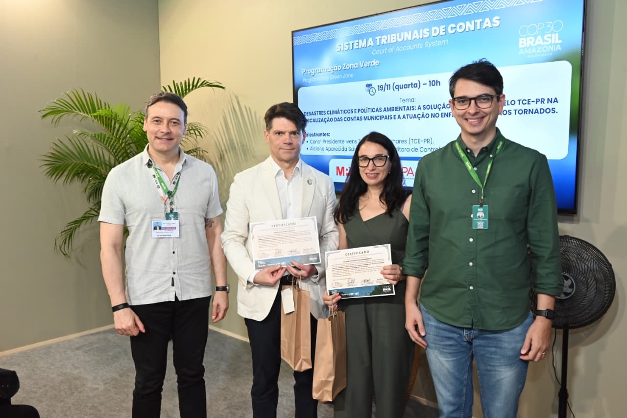 O presidente do TCE-PR, conselheiro Ivens Linhares, dá palestra na COP 30, em Belém do Pará