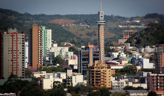 Vista aérea da área central de Francisco Beltrão, município do Sudoeste do Paraná. Foto: Divulgação