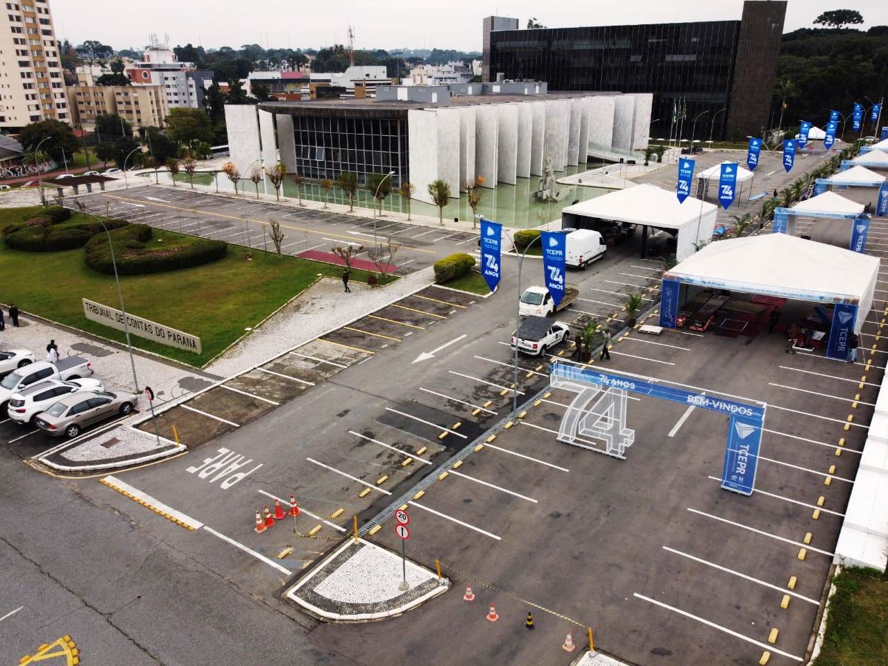 Montagem de exposição histórica em comemoração aos 74 anos do TCE-PR. Foto: Divulgação TCE-PR