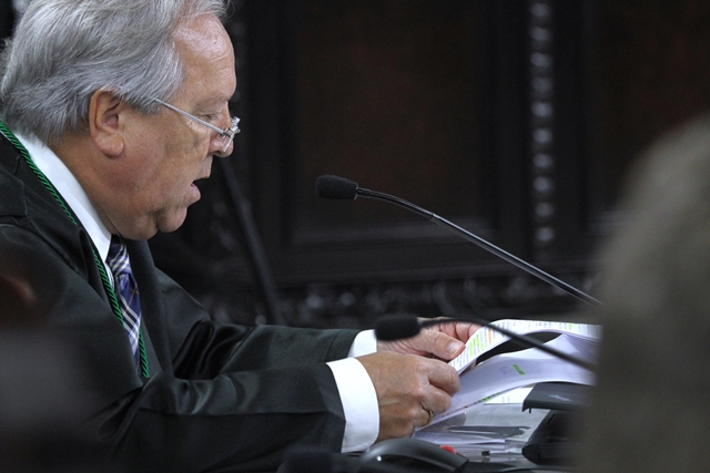 O conselheiro Nestor Baptista relata processo em sessão do Pleno do TCE-PR. Foto: Wagner Araújo/Divulgação TCE-PR