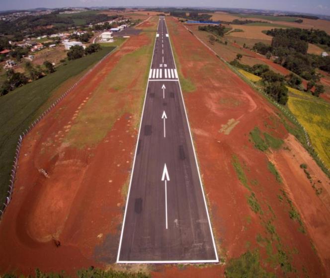 Pista do Aeroporto Juvenal Cardoso, pertencente à Prefeitura de Pato Branco, no Sudoeste do Estado. Foto: Prefeitura de Pato Branco/Divulgação