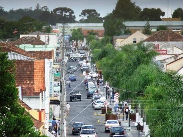 Avenida no centro de Palmeira, município da região dos Campos Gerais no Paraná. Foto: Divulgação