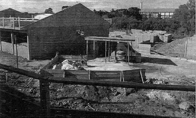 Foto de obra do Colégio Estadual Pedro Carli, que integra Relatório de Vistoria Técnica elaborado em abril de 2015 pela Superintendência de Desenvolvimento Educacional da Secretaria de Estado da Educação.
