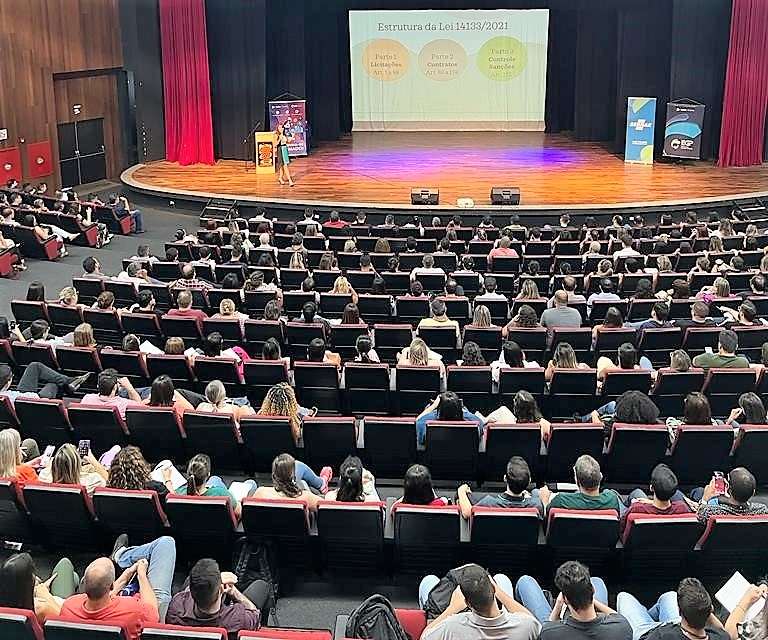 Curso sobre a Nova Lei de Licitações e Contratos (Lei n° 14.133/21), realizado em Marialva. Foto: Divulgação TCE-PR
