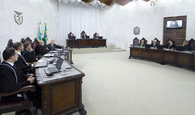 Sessão do Pleno do TCE-PR realizada em dezembro de 2016. Foto: Wagner Araújo/Divulgação TCE-PR
