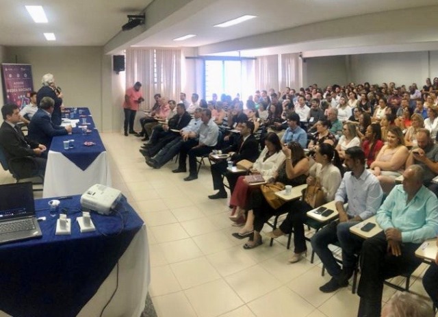 Presidente do TCE-PR, conselheiro Nestor Baptista, faz abertura de Seminário em Paranavaí com 450 inscritos