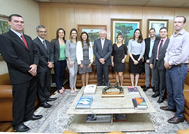Técnicos do TCE-RJ e do TCM-PA são recebidos pelo presidente do TCE-PR, Durval Amaral