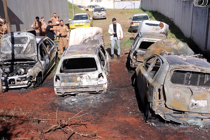 Veículos queimados em pátio da Polícia Militar do Paraná (PM-PR), fotogrados durante auditoria realizada pela 6ª Inspetoria de Controle Externo do TCE-PR, reealizada em 2023. Foto: TCE-PR