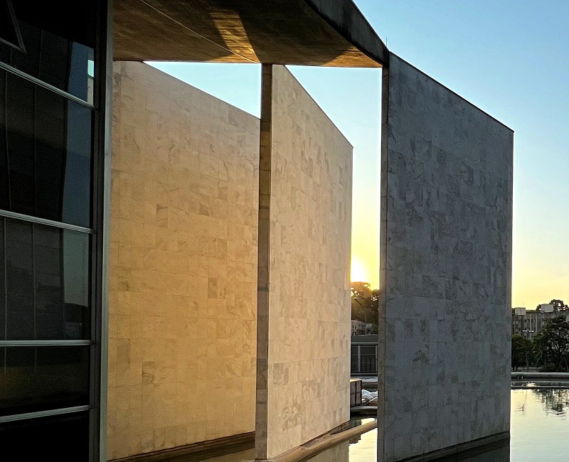 Detalhe do Edifício-Sede do TCE-PR, localizado no bairro Centro Cívico, em Curitiba. Foto: Mauro Beghetto Penteado/TE-PR