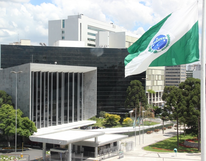 Sede da Assembléia Legislativa do Estado do Paraná, no bairro Centro Cívico, em Curitiba. Foto: Divulgação