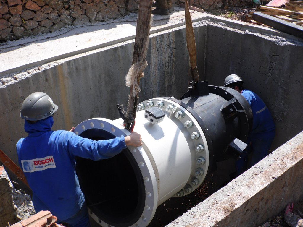 Implantação de adutora, pela Companhia de Saneamento do Paraná (Sanepar), para ampliar o sistema de abastecimento de água na cidade de Ponta Grossa. Foto: Divulgação/Sanepar