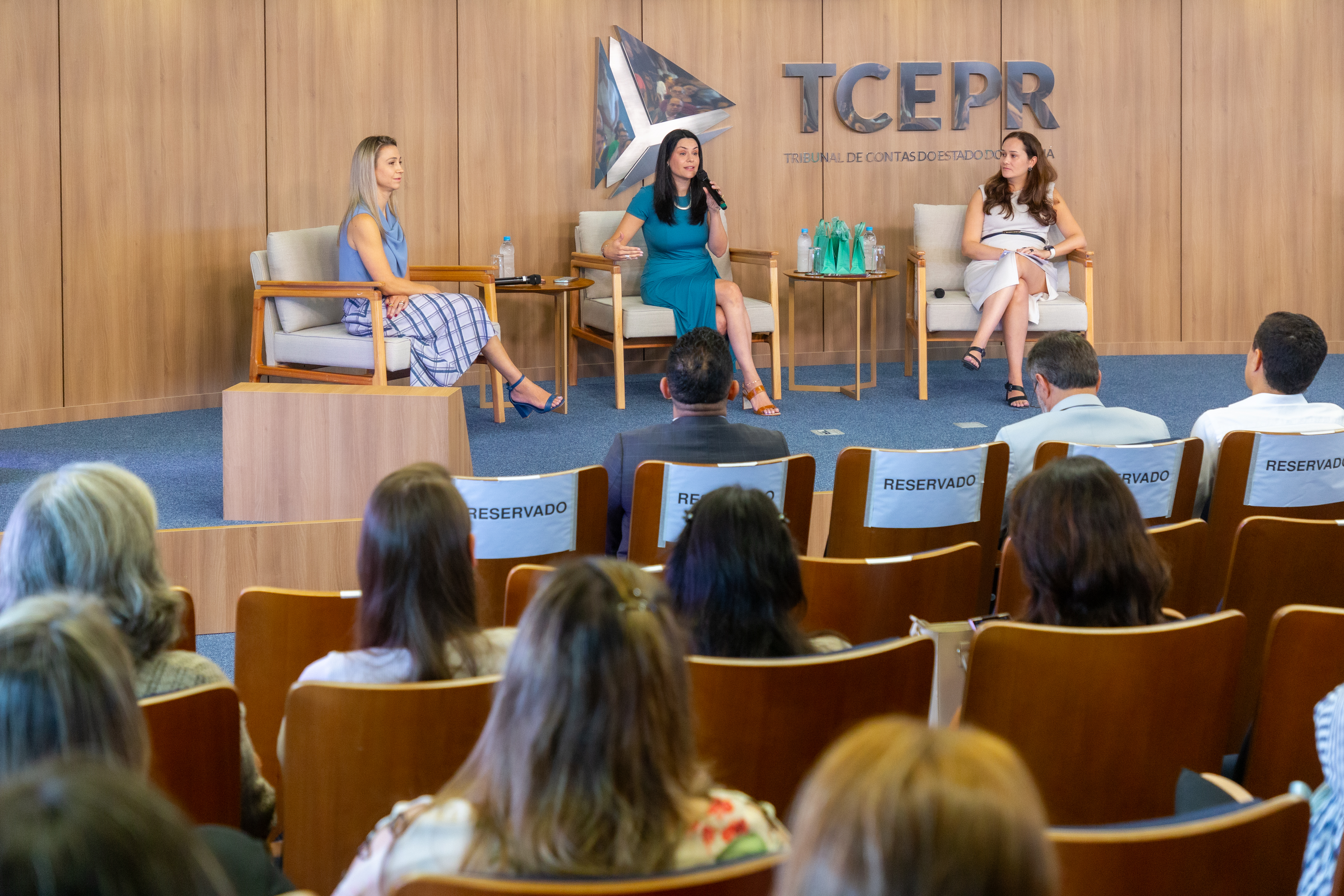 Representantes do TCE-PR palestram em evento alusivo ao Dia Internacional da Mulher realizado em 6 de março