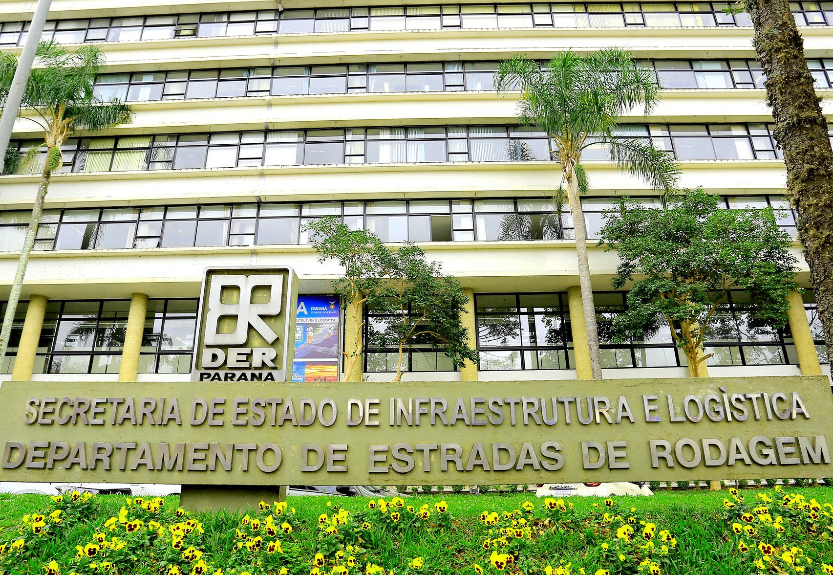 Sede do Departamento de Estradas de Rodagem do Estado do Paraná (DER-PR), em Curitiba. Foto: Wagner Araújo/Divulgação TCE-PR