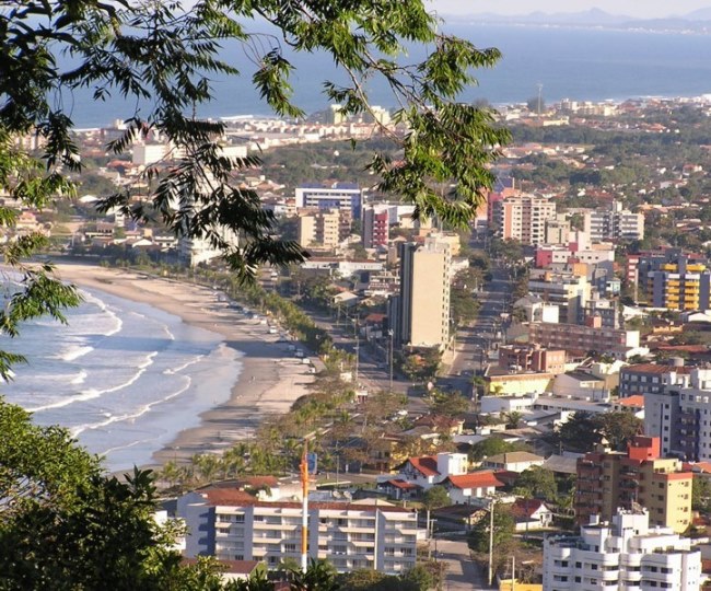 Vista de Guaratuba, uma das principais cidades do Litoral do Paraná, a partir da Praia Central. Foto: Divulgação