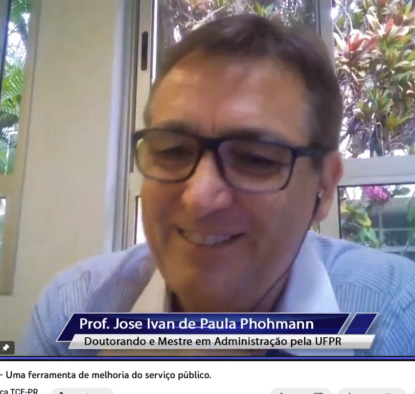 O professor universitário José Ivan Phohmann, doutorando e mestre em Administração pela Universidade Federal do Paraná (UFPR), participa de debate sobre Governança Pública, promovido pelo TCE-PR.