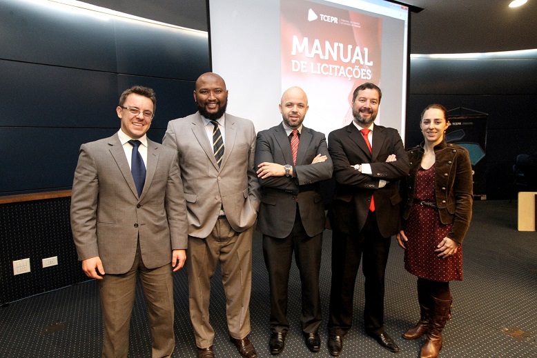 Equipe do TCE-PR responsável pela elaboração da 1ª versão do Manual de Licitações