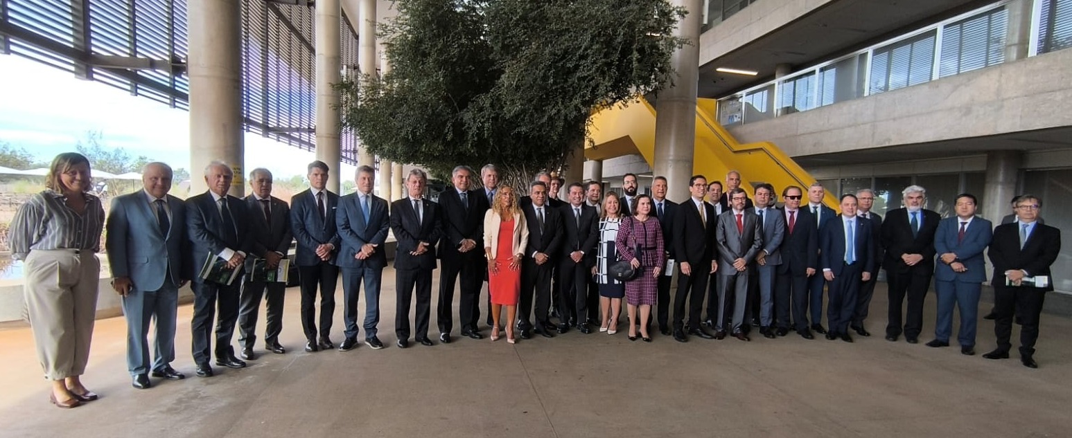 Participantes da reunião no Tribunal de Contas da União (TCU), na qual foi apresentada a ClimateScanner, plataforma que monitora e analisa dados relacionados às mudanças climáticas. Foto: TCU/Divulgação