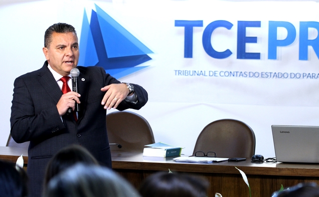 O presidente do TRE-PR, desembargador Adalberto Xisto Pereira: decisões pela inelegibilidade de candidatos têm como base os julgamentos do Tribunal de Contas. Foto: Wagner Araújo/Divulgação TCE-PR