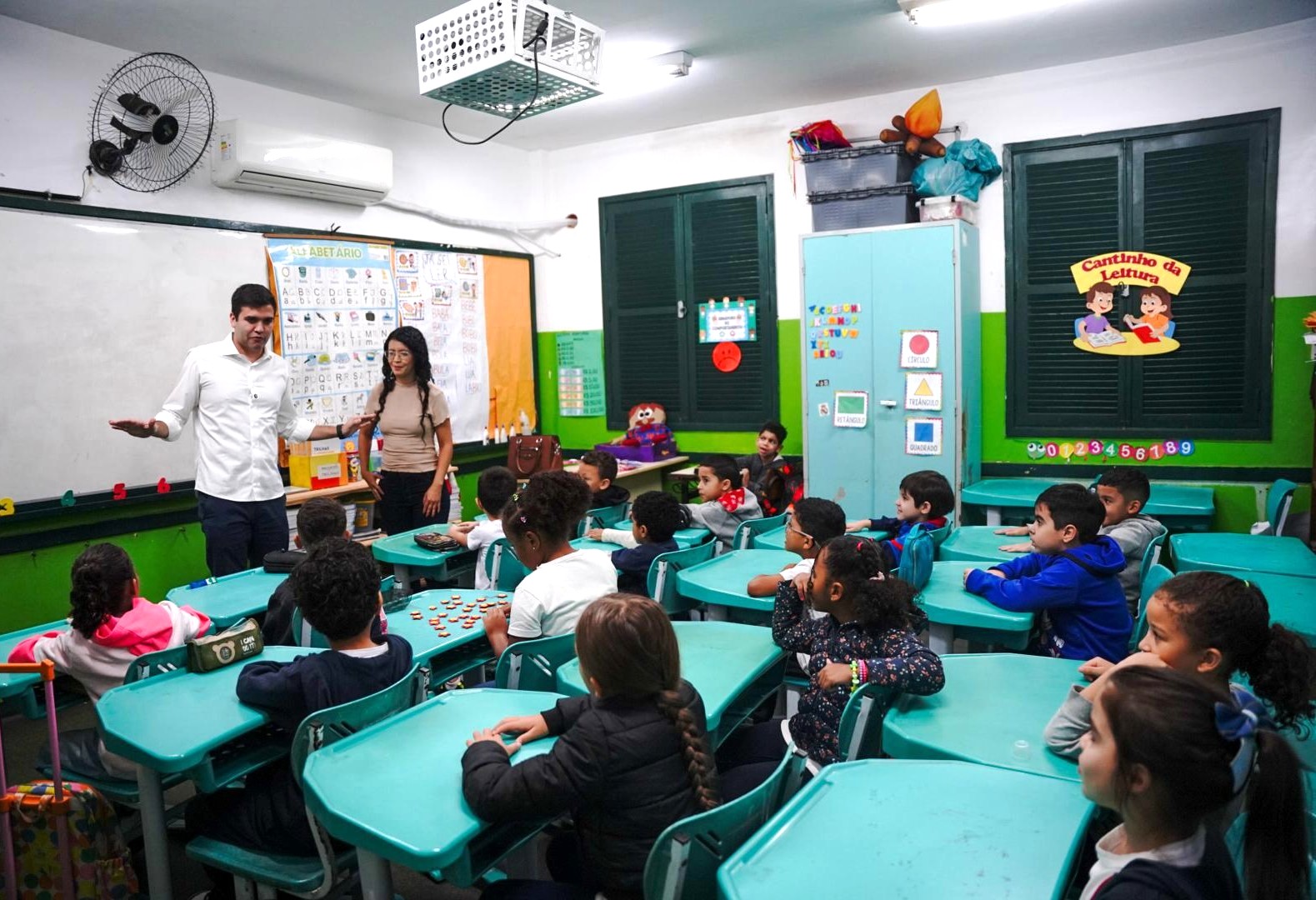 Educação - Sala de aula - Ensino fundamental - Colombo