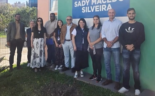 Participantes do programa "Juntos pelo Cidadão", do TCE-PR e do TCU, em Ponta Grossa
