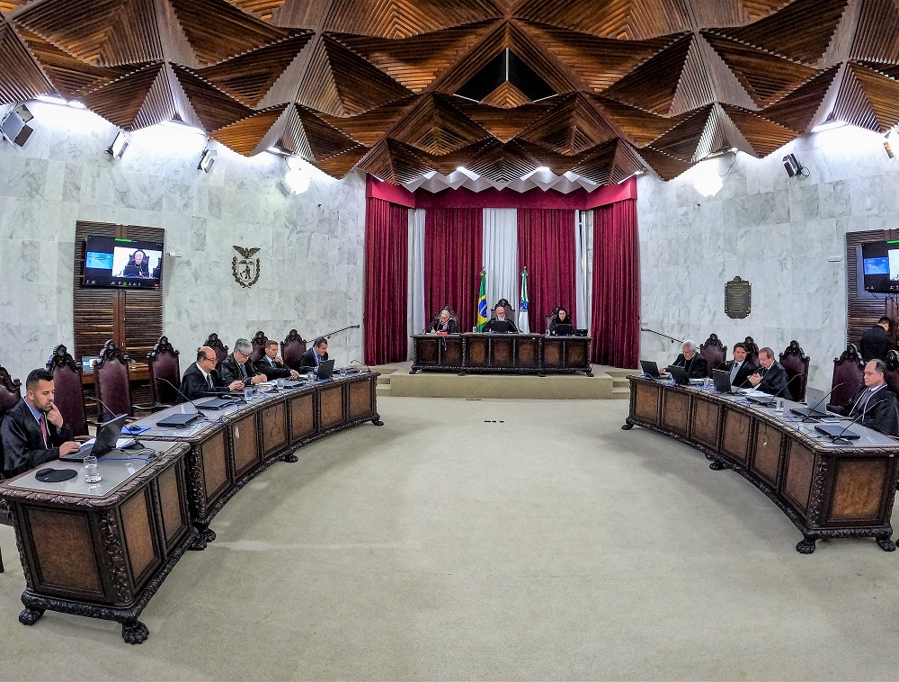 Sessão do Tribunal Pleno do TCE-PR, comandada pelo presidente, conselheiro Fernando Guimarães. Foto: Fabiano Contador/TCE-PR - Divulgação