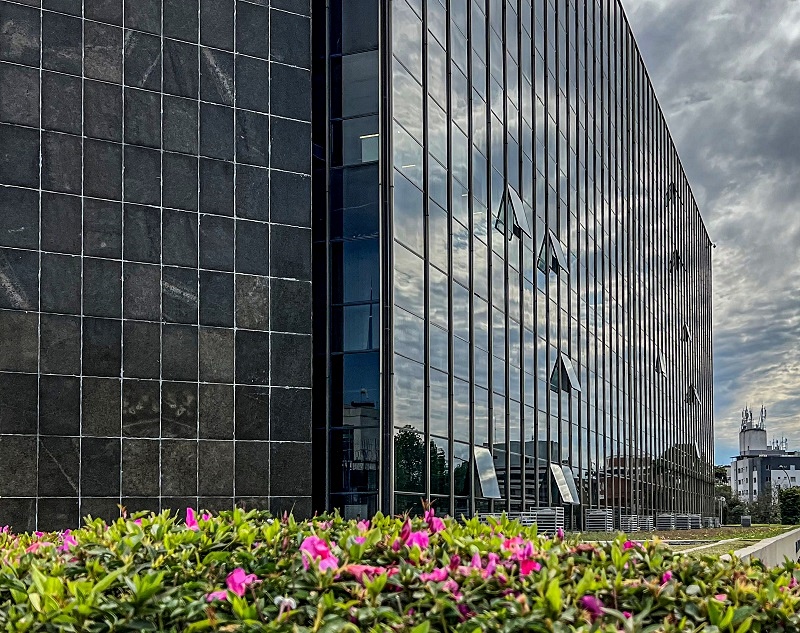 Detalhe do Edifício-Anexo, onde estão instaladas as unidades técnicas do TCE-PR, localizado no bairro Centro Cívico, em Curitiba. Foto: Mauro Beghetto Penteado/TCE-PR