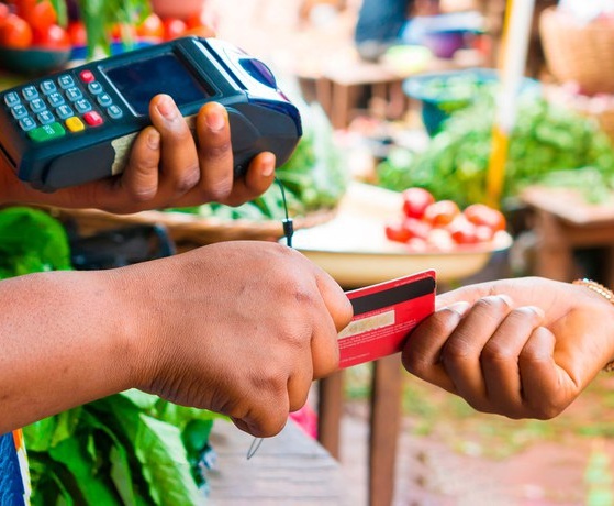 O auxílio-alimentação é um dos benefícios que os órgãos da administração pública podem oferecer aos seus servidores. Imagem: Divulgação
