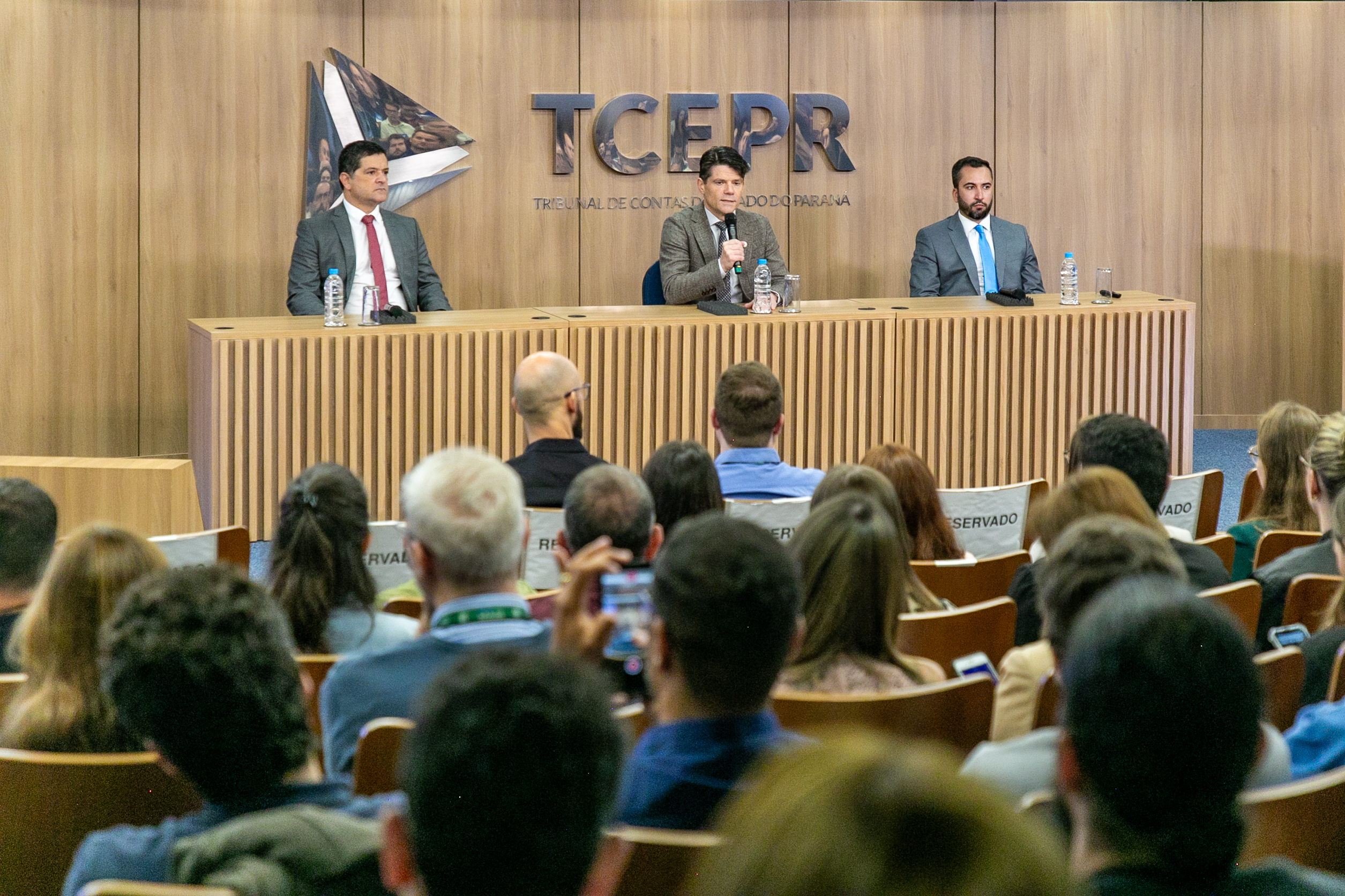 O presidente do TCE-PR, conselheiro Ivens Linhares, abre o Fórum de Obras Públicas nesta segunda-feira (28 de setembro)