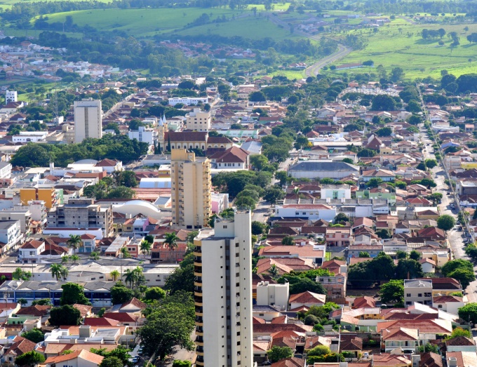 Vista aérea da sede urbana de Santo Antônio da Platina, município do Norte Pioneiro do Paraná. Foto: Divulgação