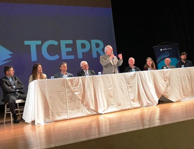 O presidente do TCE-PR, conselheiro Nestor Baptista, fala durante a abertura do curso sobre Contabilidade Pública em Londrina. Foto: Divulgação TCE-PR