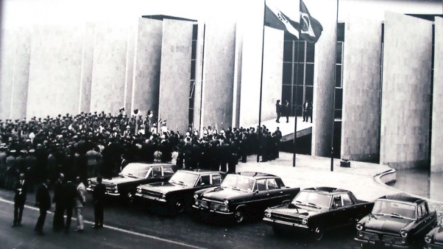 Inauguração do edifício-sede do TCE-PR, pelo governador Parigot de Souza, em 19 de dezembro de 1972. Foto: Arquivo/TCE-PR