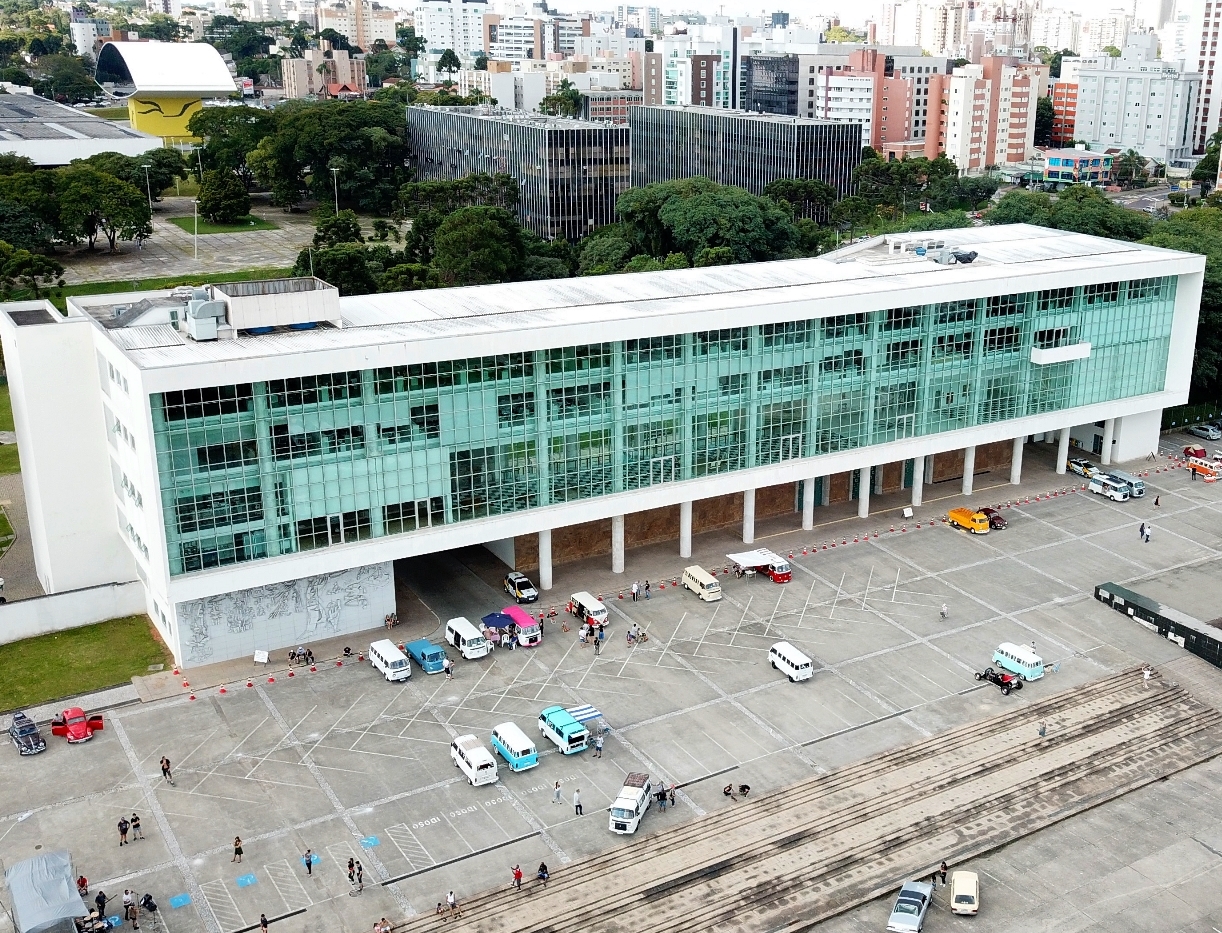 Vista do Palácio Iguaçu, no bairro Centro Cívico, em Curitiba. Foto: Celso Rutz/Divulgação TCE-PR