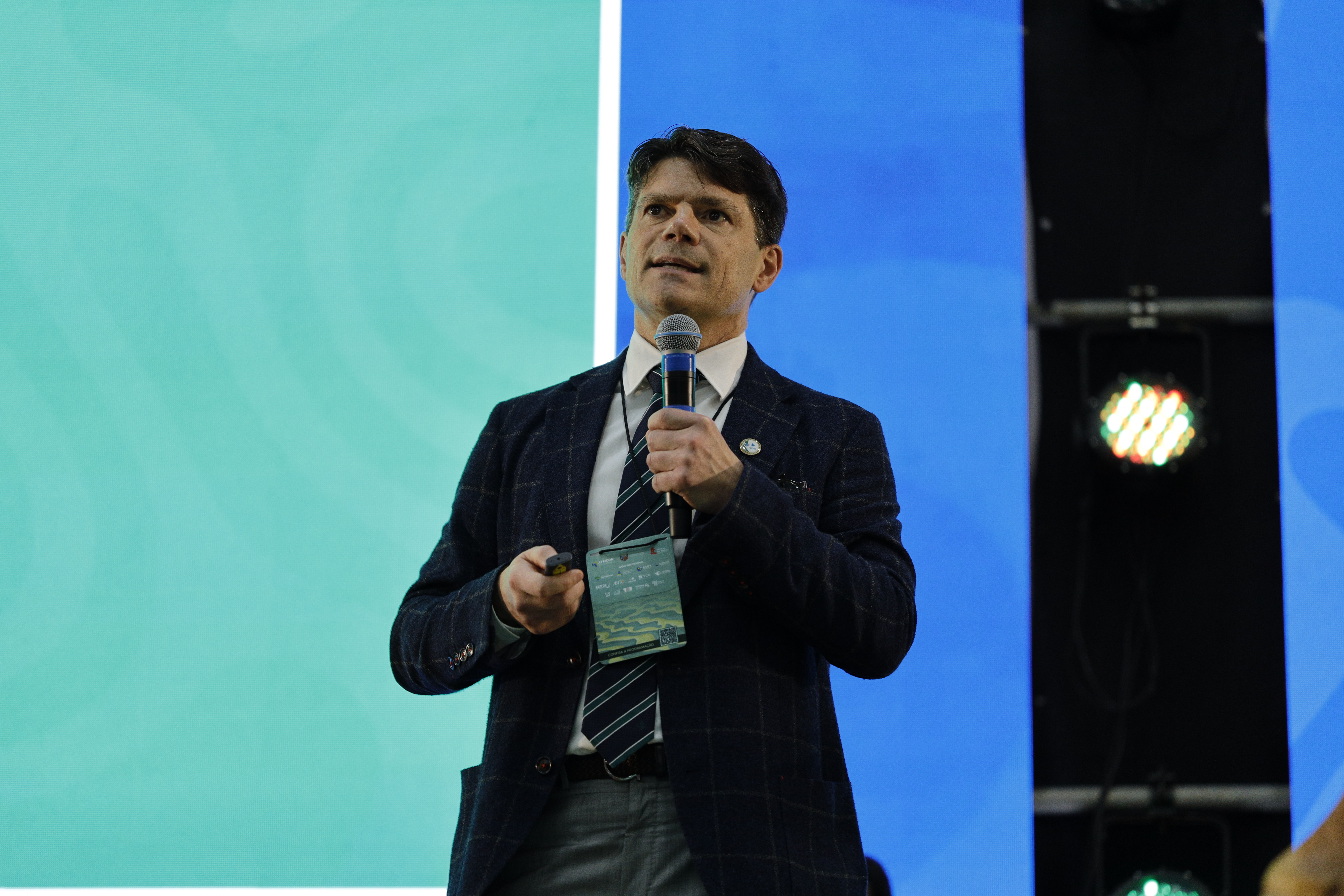 O presidente do TCE-PR, conselheiro Ivens Linhares, durante palestra em São Luís, no Maranhão