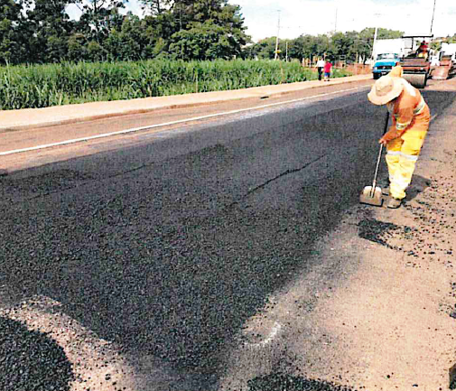 Obra de pavimentação realizada em Cascavel, no âmbito do Programa de Desenvolvimento Integrado (PDI). Foto: Divulgação/TCE-PR