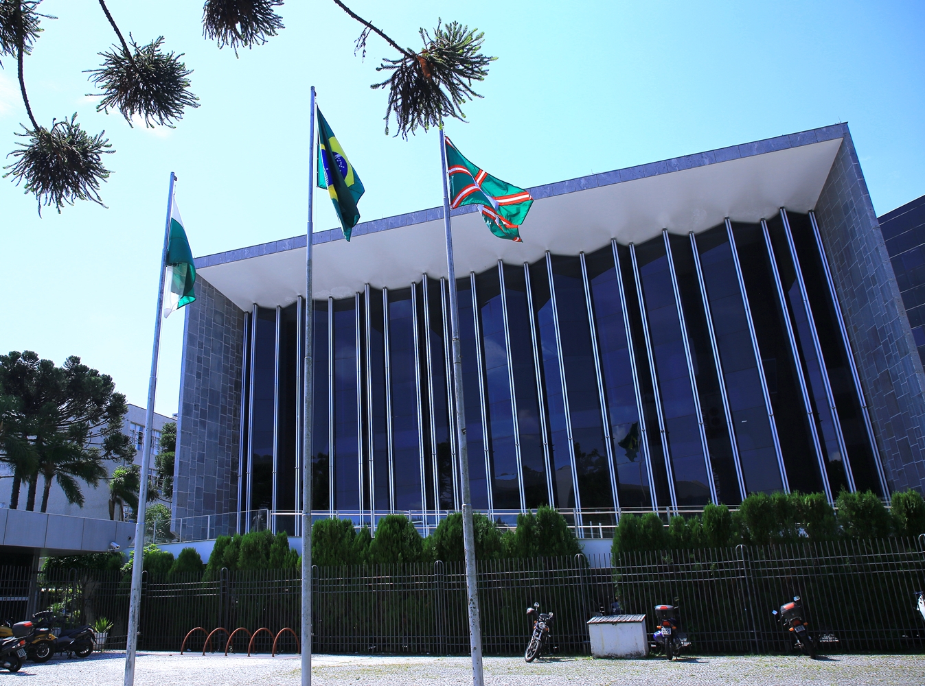 Sede da Assembleia Legislativa do Estado do Paraná (Alep), no bairro Centro Cívico, em Curitiba. Foto: Wagner Araújo/Divulgação TCE-PR