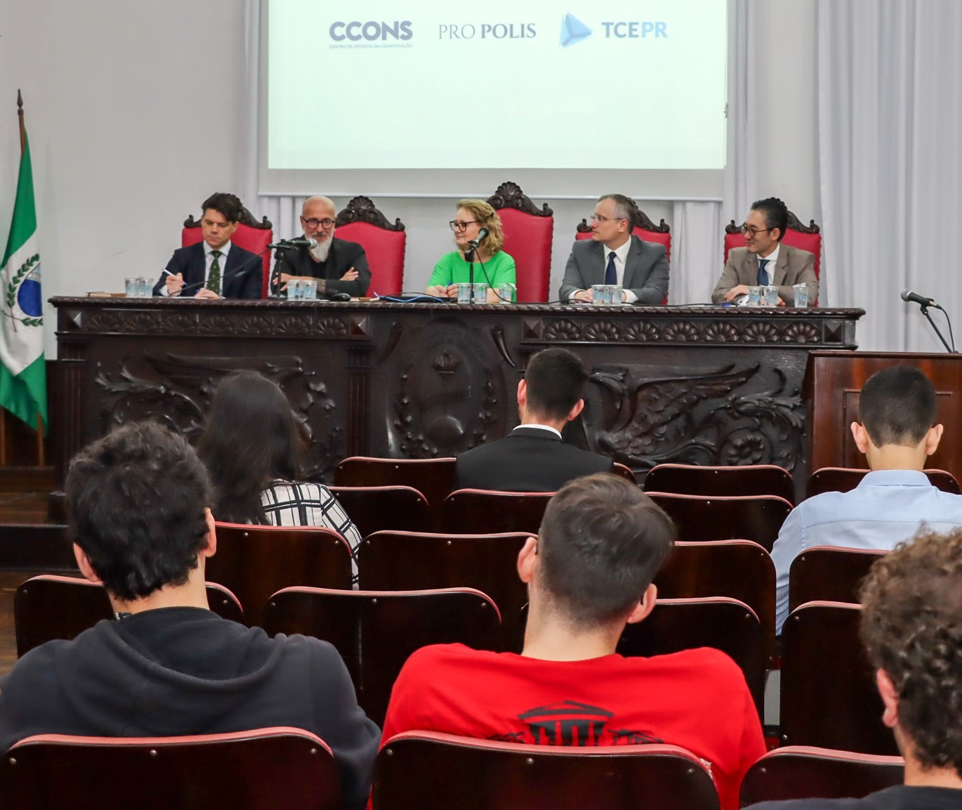 Conferência sobre avanços e desafios na fiscalização contemporânea pelos Tribunais de Contas, realizada pela Faculdade de Direito da Universidade Federal do Paraná (UFPR). Foto: Fabiano Contador/Divulgação TCE-PR
