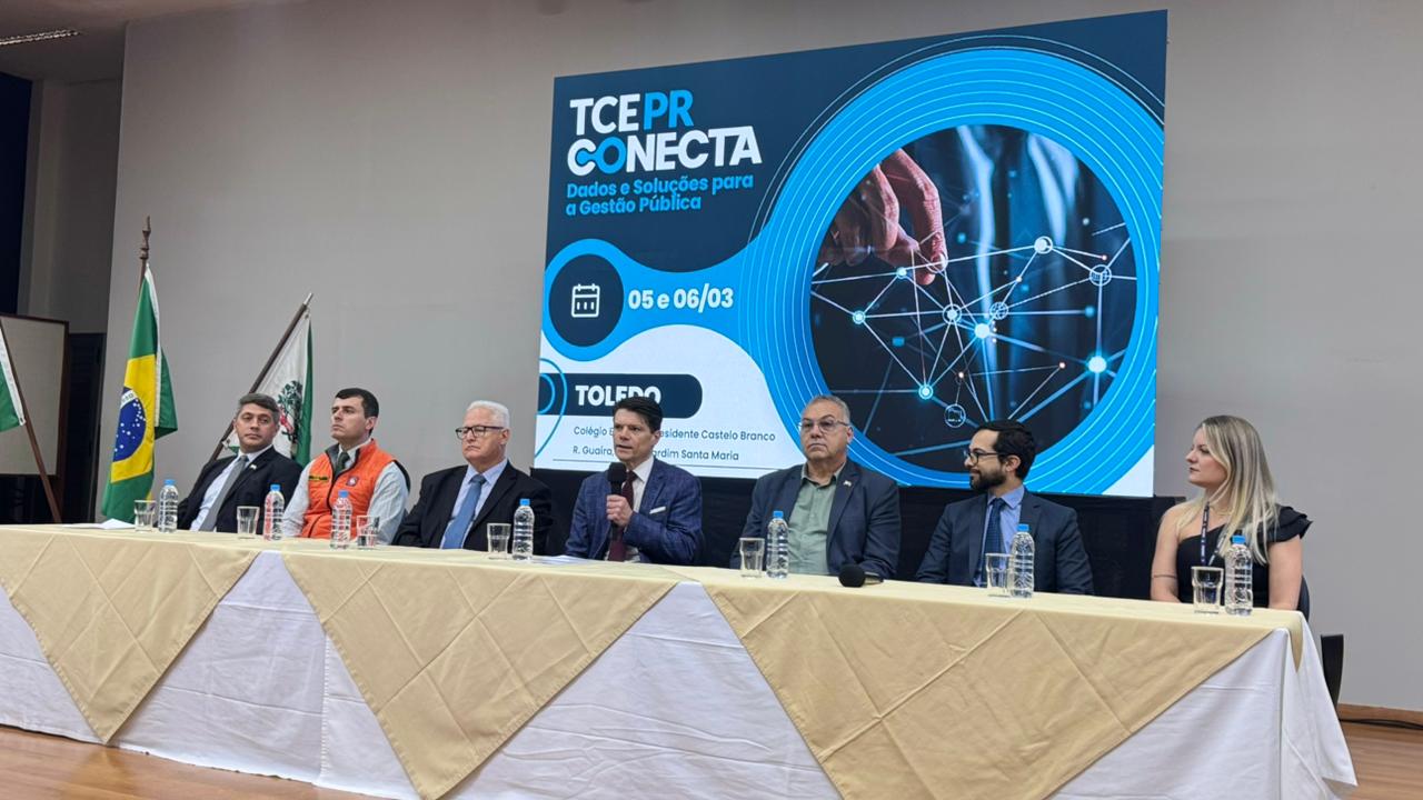 O presidente do TCE-PR, conselheiro Ivens Linhares, fala durante evento da EGP em Toledo no dia 5 de março