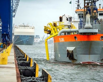 Obra de dragagem no Porto de Paranaguá, executada pela Administração dos Portos de Paranaguá e Antonina (Appa). Foto: Divulgação/Agência Estadual de Notícias